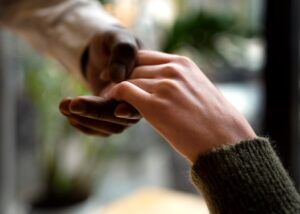 Фонды помощи жителям ЛНР и ДНР: гуманитарная помощь и восстановление